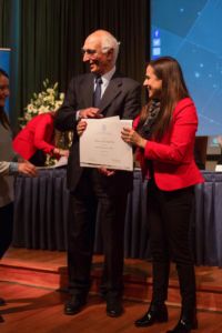 Clase Ejecutiva UC graduó a alumnos de Walmart de sus programas de diplomado online.