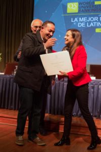 Clase Ejecutiva UC graduó a alumnos de Walmart de sus programas de diplomado online.